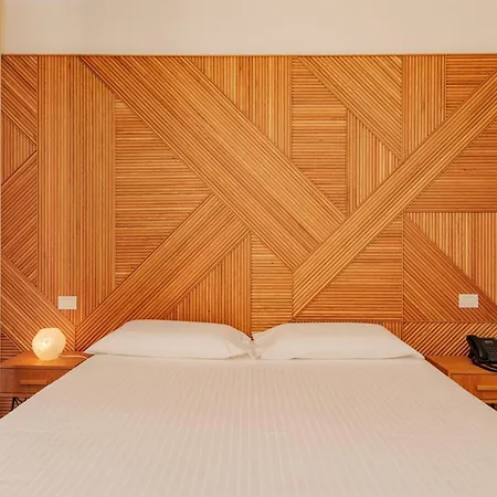 Ophelia Hotel